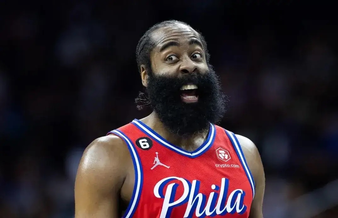 关于步行者队主力球员坎巴沙罗继续缺席比赛，球队需要其他球员站出来的信息