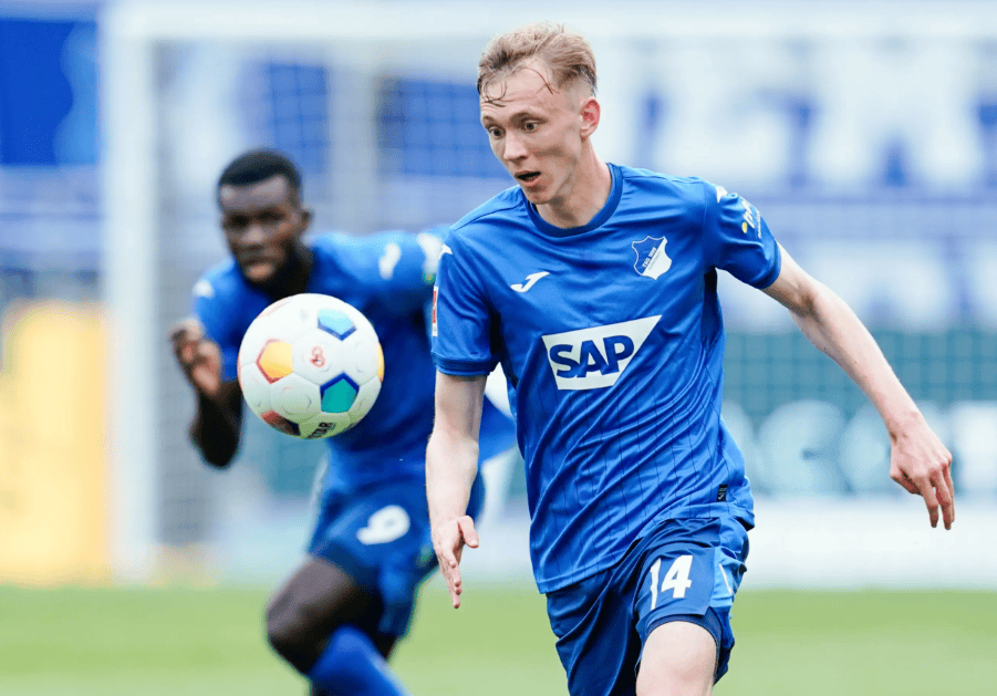 霍芬海姆中场因家庭问题请假缺席下一场比赛(不参加年会的请假理由)